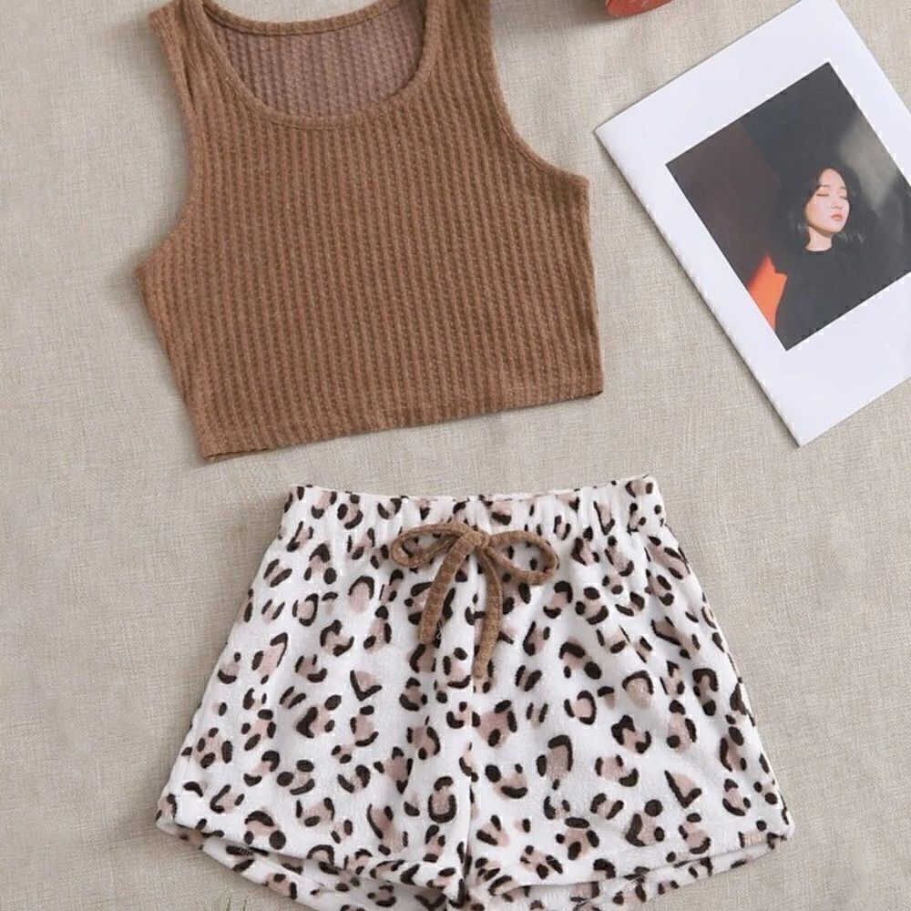 Pajama Set - Picture 2 of 9